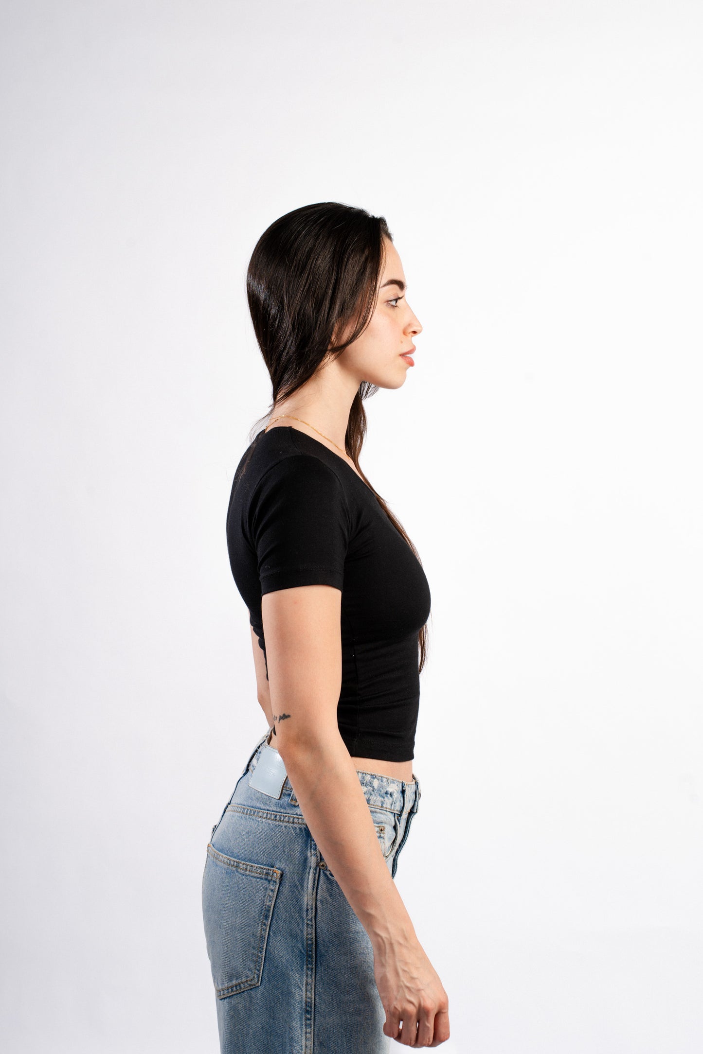 U-SHAPED SHORT SLEEVE TOP