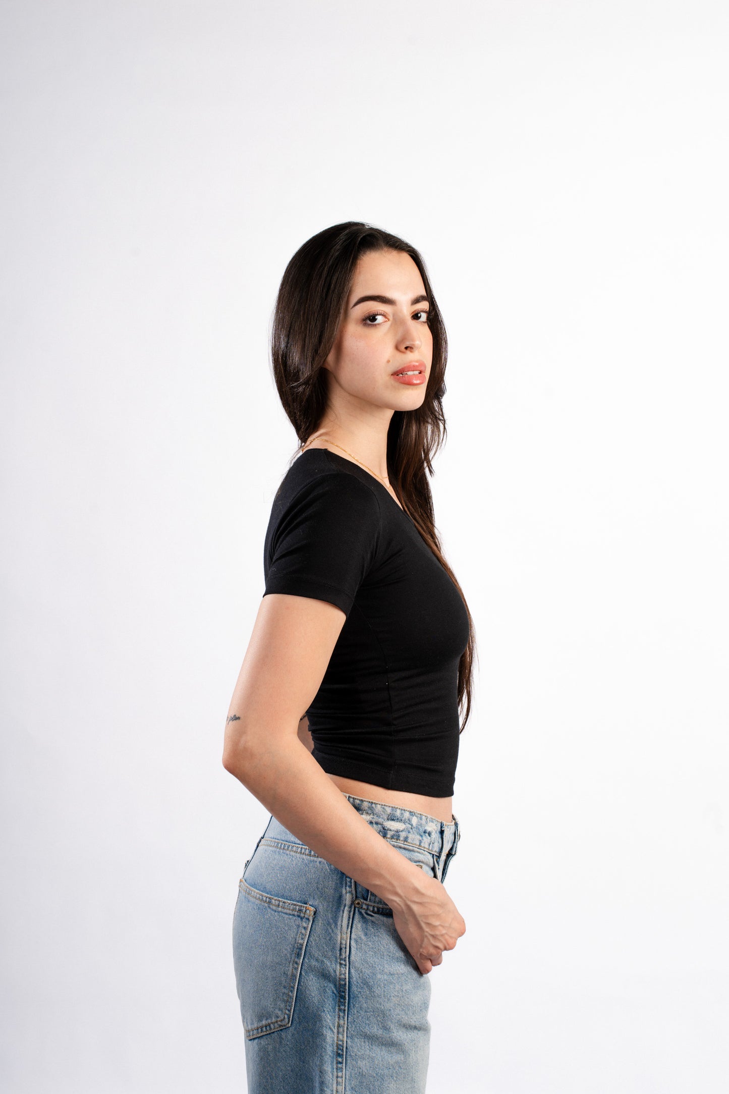 U-SHAPED SHORT SLEEVE TOP