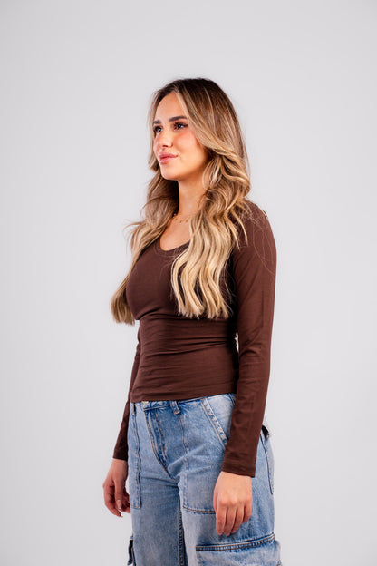 U-SHAPED LONG SLEEVES TOP