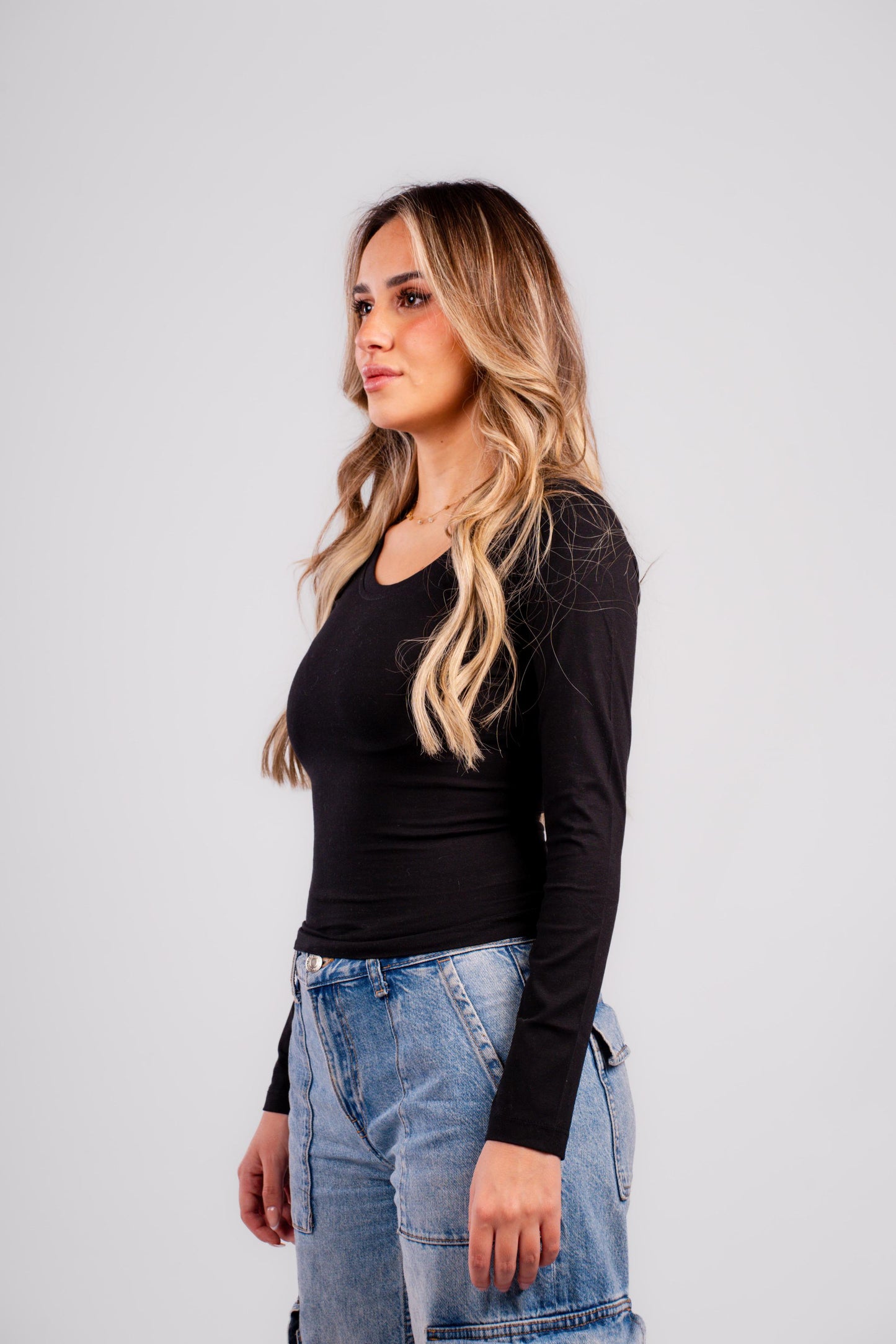 U-SHAPED LONG SLEEVES TOP