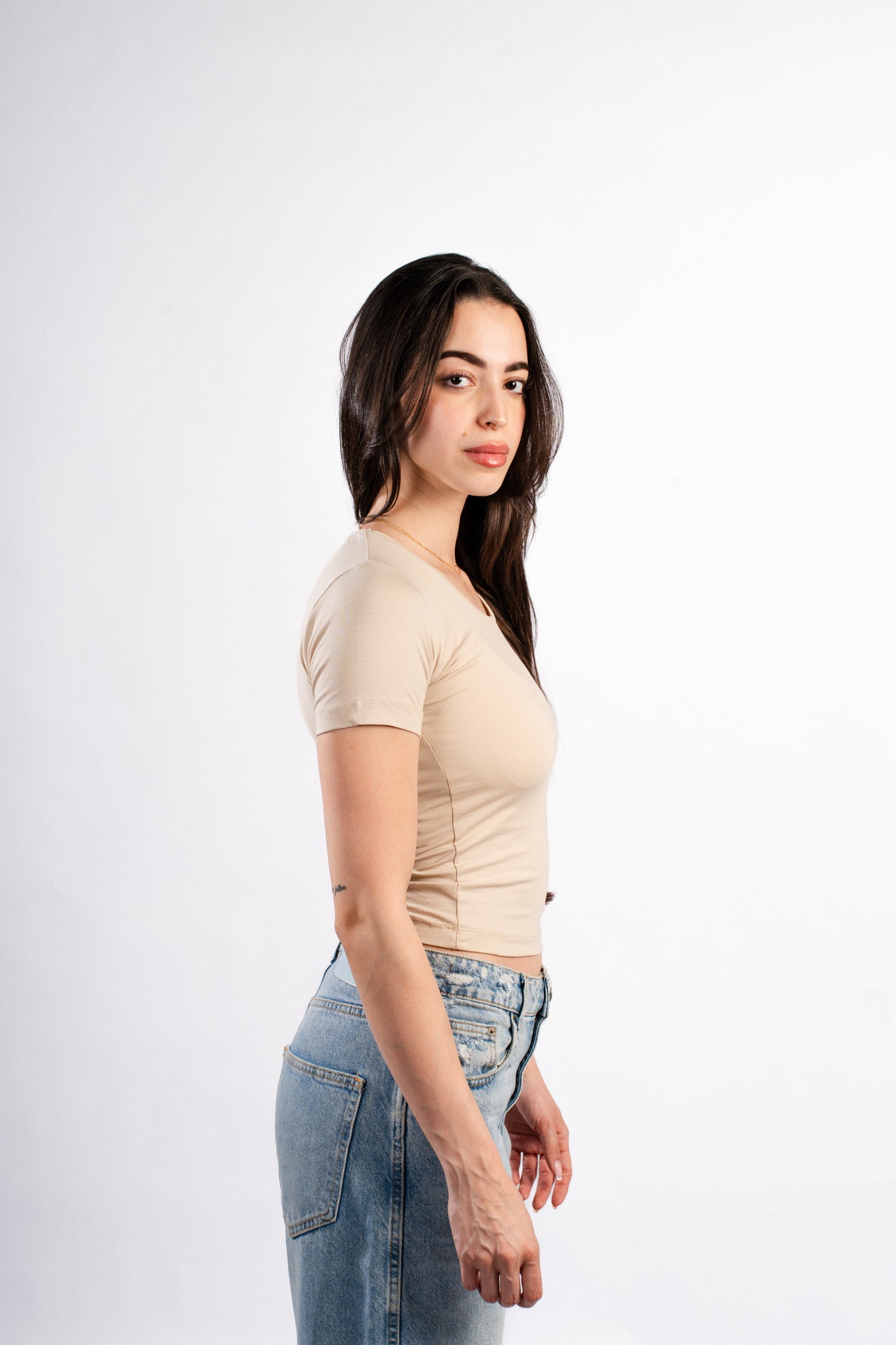 U-SHAPED SHORT SLEEVE TOP