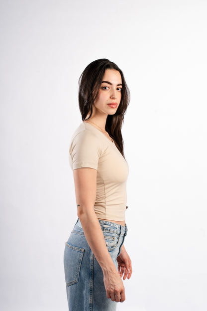U-SHAPED SHORT SLEEVE TOP