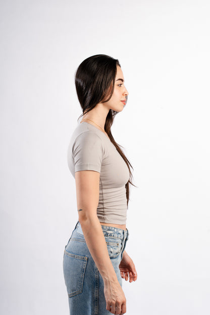 U-SHAPED SHORT SLEEVE TOP