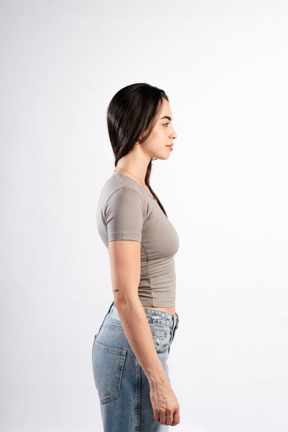 U-SHAPED SHORT SLEEVE TOP